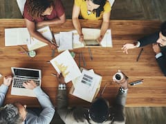 Inteligencia artificial en el trabajo: cuántos argentinos ya la usan y qué habilidades debieron incorporar