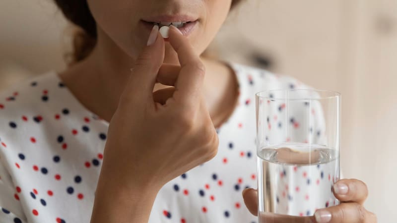 Aurelio Rojas, cardiólogo, advierte a la población: “El ibuprofeno es el fármaco más dañino para el corazón”.