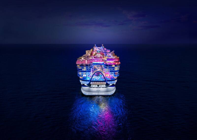 Impulsado por gas natural licuado y equipado con sistemas de última generación, el crucero incorpora criterios de eficiencia energética y sostenibilidad en su diseño.