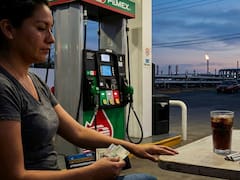 IEPS a gasolina, refrescos y cigarros salvan los ingresos públicos en el arranque de 2026