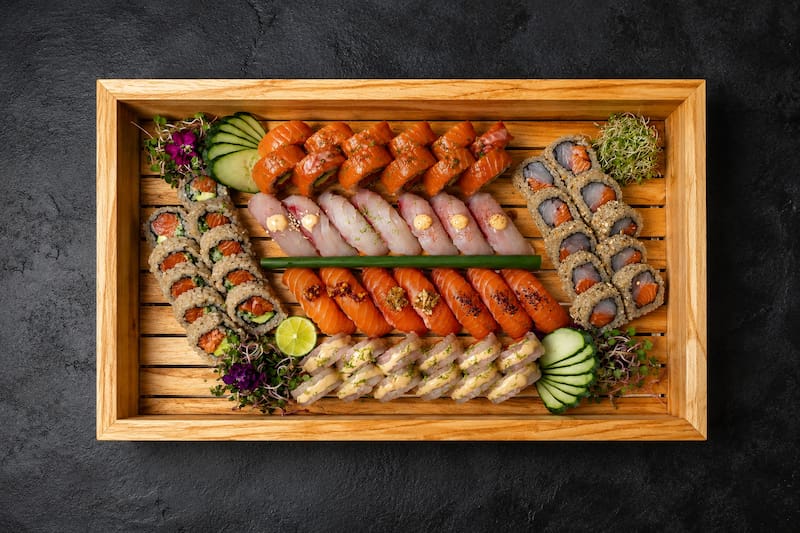 IKI Barra Japonesa · Av. del Libertador 7290, Núñez. Lun a Sáb, 12 a 16 h y 19 a 00 h. IG @ikibarrajaponesa