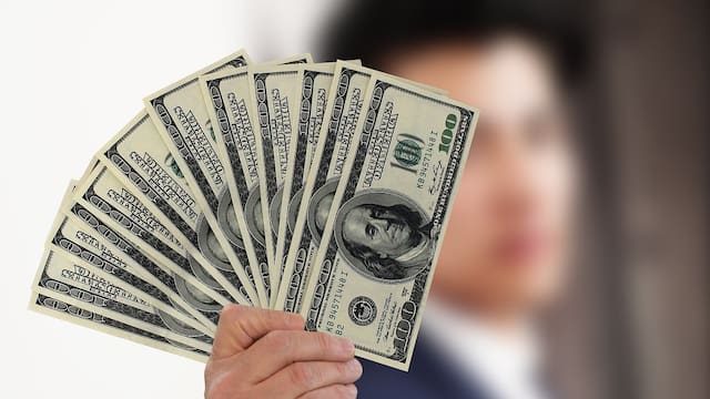 Dólar: más volumen operado y aumento de la demanda privada de empresas y personas