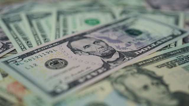 Dólar hoy y dólar blue hoy: cuál es la cotización del viernes 19 de diciembre minuto a minuto