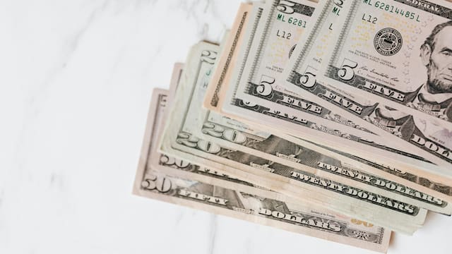 Dólar blue HOY: así cerró la cotización de este martes 21 de abril