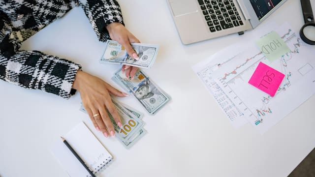 Dólar oficial: cómo cerró su cotización HOY miércoles 24 de diciembre