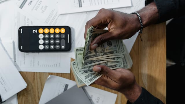 Dólar oficial: cómo cerró su cotización HOY jueves 18 de diciembre