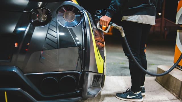 ¿Aumenta o baja el combustible? Este es el precio del litro de gasolina y el del gasóleo este sábado 18 de abril