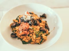 Risotto de berberechos: así puedes preparar la receta más tradicional de la cocina gallega.