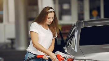 Precio del combustible HOY domingo 12 de abril: ¿cuánto sale el litro de gasolina y el del gasóleo?