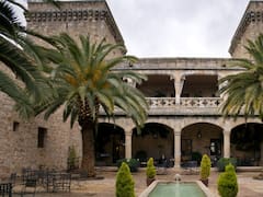 Escapadas: el pueblo de Extremadura que está rodeado de castillos y paisajes espectaculares.