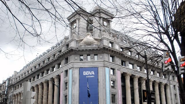 BBVA: así abre la cotización hoy lunes 24 de noviembre, ¿cuánto rinden los dividendos?