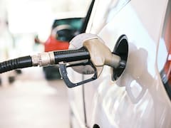 ¿Cuánto cuesta cargar el coche? Este es el precio del litro de gasolina y el del gasóleo este lunes 4 de mayo