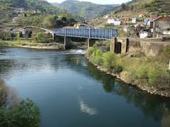 Descubre el pueblo más extraño de España: pertenece a dos provincias, tiene cuatro ayuntamientos y está dividido por tres ríos.