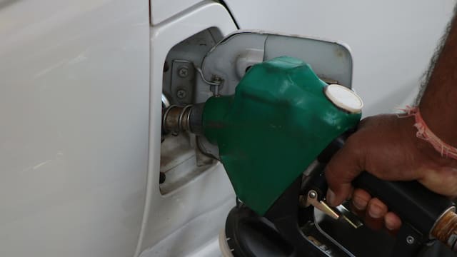 ¿Aumenta o baja el combustible? Este es el precio del litro de gasolina y el del gasóleo este martes 12 de mayo