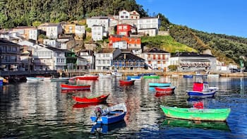 El pueblito marinero de Galicia con los atardeceres más hermosos y el mejor pulpo a la gallega: está a solo una hora de La Coruña.