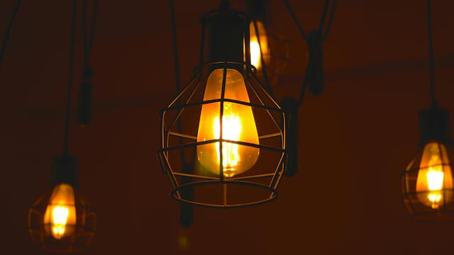 El precio de la luz para este sábado 11 de abril de 2026: en estas horas podrás ahorrar más