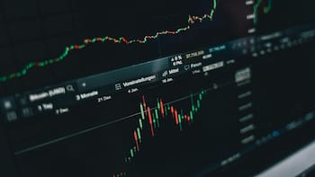 Así abre la cotización de CaixaBank este miércoles 13 de mayo, ¿cuál es el rendimiento de los dividendos?