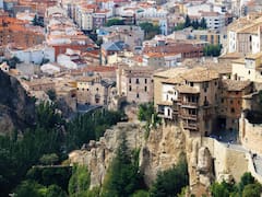 La consideran la 'Manhattan medieval', es Patrimonio de la Humanidad y está a menos de 2 horas de Madrid.