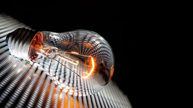 El precio de la luz para este viernes 9 de enero de 2026: ¿cuáles son las horas más baratas y las más caras?