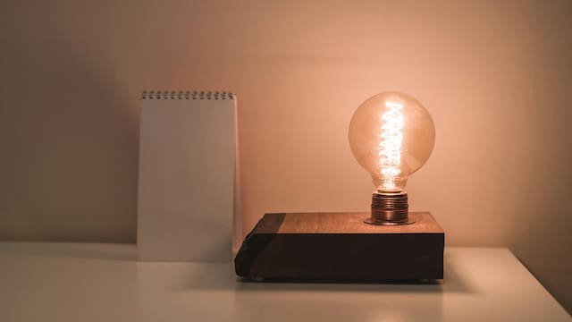 El precio de la luz para el martes 14 de abril: estas serán las horas pico y valle