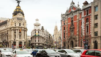 Hoy No Circula: los autos que no pueden transitar este viernes 3 de abril