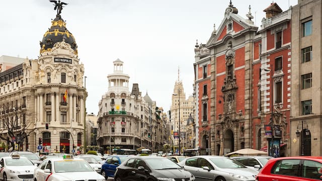 Hoy No Circula: los autos que no pueden transitar este viernes 3 de abril
