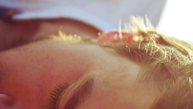 Qué significa soñar con un jabalí, según la psicología y la IA