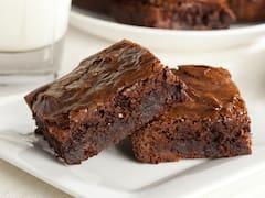 Postre proteico “brownie falso”: sin harina, con chocolate y listo en minutos