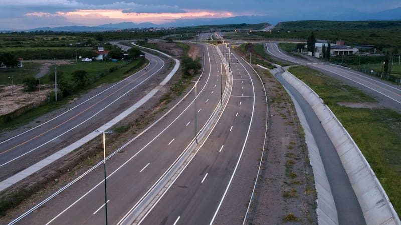 Construyen una carretera que unirá dos ciudades importantes