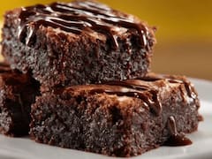 Postre proteico “brownie falso”: sin harina, con chocolate y listo en minutos