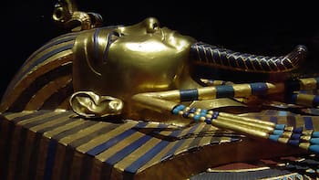 Hallazgo del milenio: encuentran una tumba llena de oro de 90 millones de dólares y le pertenece a un solo país