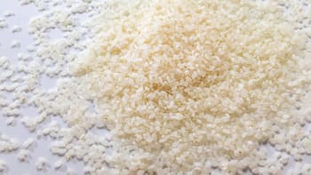 Arroz crudo con unas gotas de detergente en frasco: por qué recomiendan esta mezcla y para qué sirve