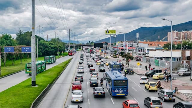 Impacto en el tráfico los sábados: Bogotá intensifica el pico y placa para automóviles con matrículas de afuera