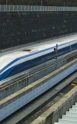 Construyen el tren bala más veloz del mundo: levita, avanza a más de 500 kilómetros por hora y será el orgullo de esta nación