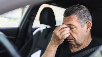 Se despide la licencia de conducir para mayores de 65 años: ya no podrán actualizar el carnet si no cumplen este requisito obligatorio