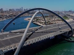 Un país asiático construye un ambicioso puente: cuenta con capacidad de 20.000 autos por hora y disminuye el viaje de 2 horas a 16 minutos