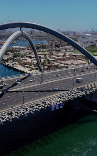 Un país asiático construye un ambicioso puente: cuenta con capacidad de 20.000 autos por hora y disminuye el viaje de 2 horas a 16 minutos