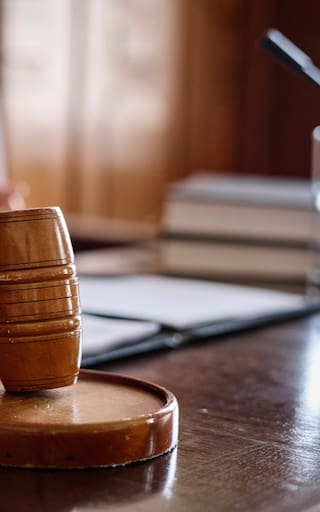 Ya resulta definitivo | La Corte Suprema frena el embargo total del salario y fija un tope obligatorio