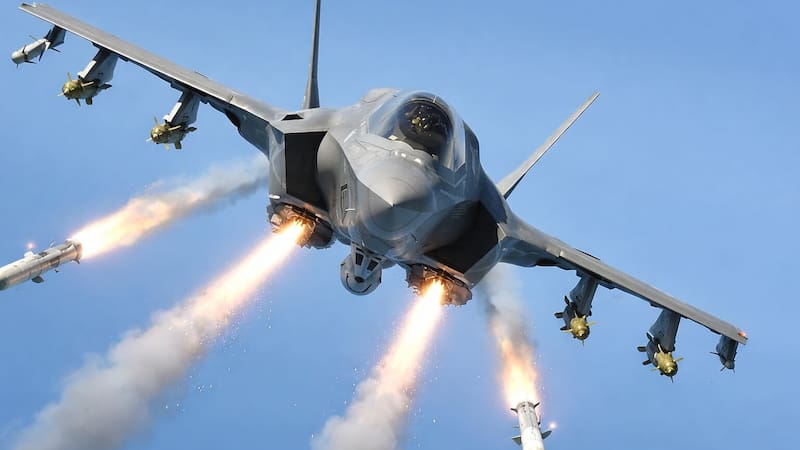 Emprende vuelo el avión de combate sigiloso más poderoso del mundo (Fuente: ChatGPT - creada con IA).