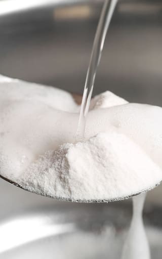 Agua oxigenada y bicarbonato de sodio: la mezcla 100% efectiva para una limpieza profunda del hogar