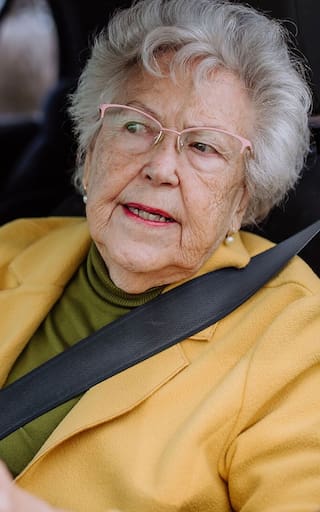 Fin de la licencia de conducir para mayores de 65 años: no podrán renovar el permiso si no cumplen con este requisito