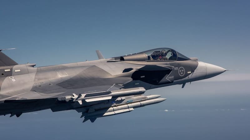 Gustavo Petro anunció la adquisición histórica de 17 aviones de combate Gripen a Suecia, los cuales sustituirán a la obsoleta flota de aviones Kfir.