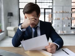 Cuando fallece el titular de una vivienda, ¿quién tiene que pagar los impuestos que le quedaron?