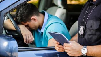 Palo a millones de conductores: el Gobierno restringirá transitar de a una sola persona por vehículo