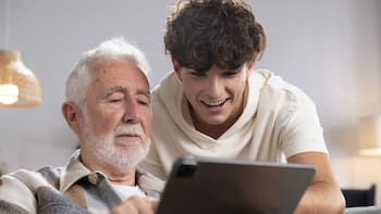 El Gobierno proporcionará una ayuda económica para todas las personas que convivan con jubilados mayores a 65 años