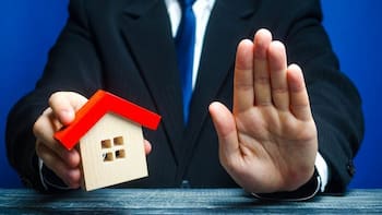 El Gobierno cobrara impuestos a quienes vivan gratis en una propiedad de sus padres