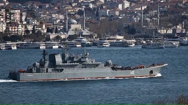 Buques rusos activan las alarmas de la Armada al ser encontrados en aguas de interes nacional: “Entraban por el litoral gallego”