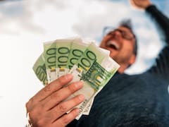 Asistencia de 480 euros para personas mayores de 52 años: ¿cómo solicitarla apenas llegas a esa edad?