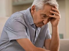 Miguel, jubilado de 72 años, comparte vivienda con un joven de 24: “El piso cuesta la mitad de mi pensión y no puedo pagarlo solo”