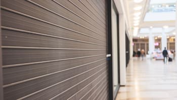 Se aleja el supermercado más conocido del país: más de 15 locales bajan sus persianas